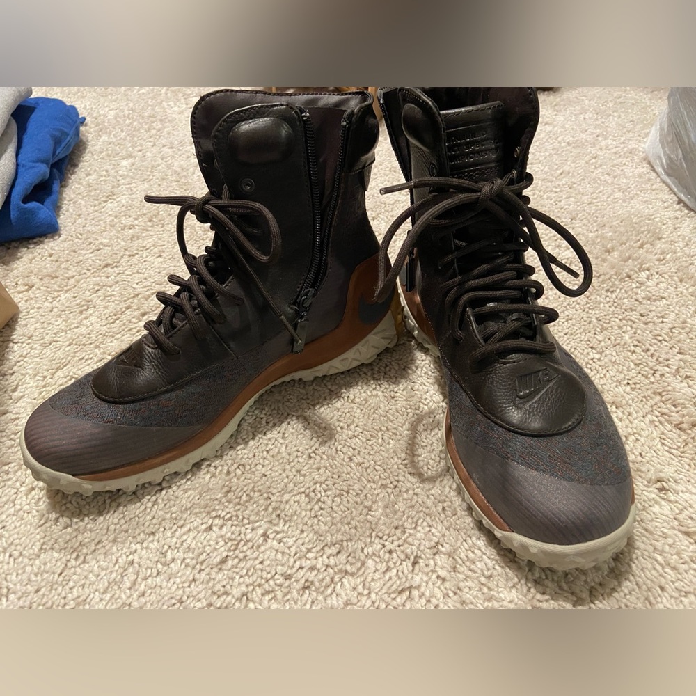 Nike Women’s Zoom Kynsi Jacquard Waterproof Boot